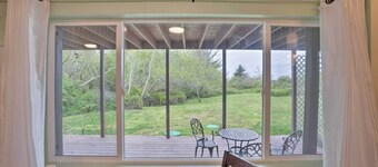 Soothing Studio w/ Lush Views: 2 Mi to Beach!