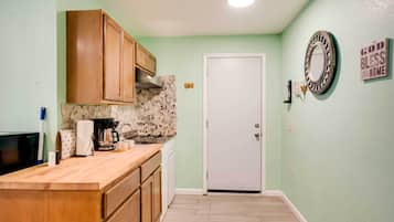 Apartment (0 Bedroom) | Interior