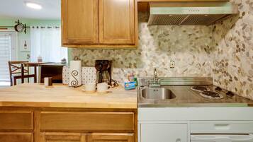 Apartment (0 Bedroom) | Interior