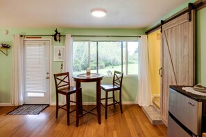 Apartment (0 Bedroom) | Interior