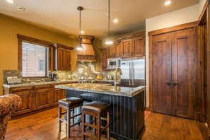 アパートメント (2 Bedrooms) | 専用キッチン | 電子レンジ、オーブン、コンロ、食器洗い機