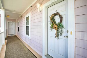 Apartment (2 Bedrooms) | Interior - Little River Condo w/ Pool < 6 Mi to Beach! (Little River)