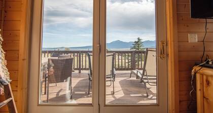 Cozy Henrys Lake Escape - 20 Miles to Yellowstone!