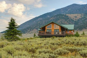 House (3 Bedrooms) | Interior - Cozy Henrys Lake Escape - 20 Miles to Yellowstone! (Island Park)