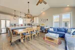 House (5 Bedrooms) | Interior