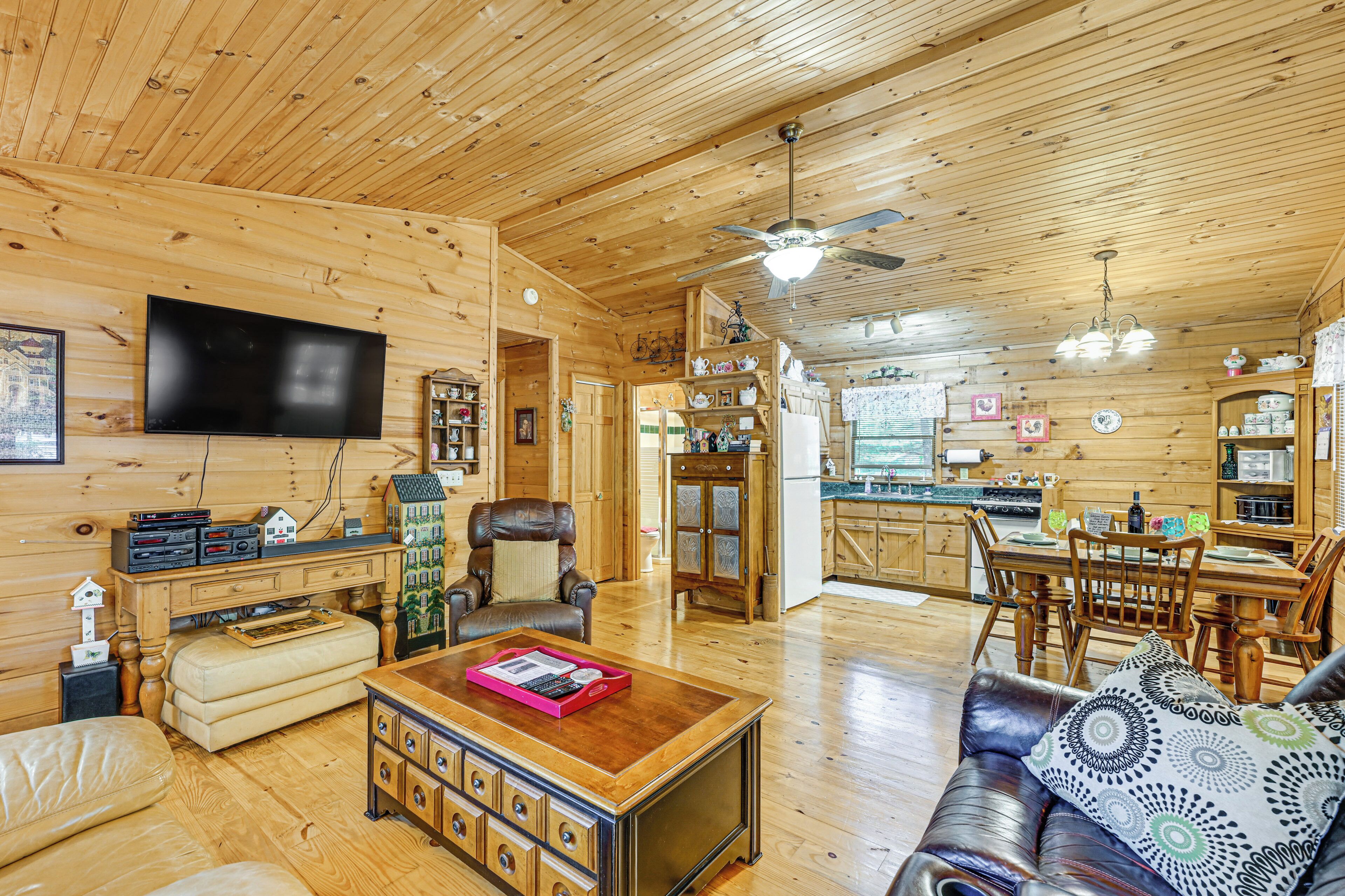 House (2 Bedrooms) | Interior