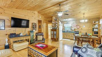 House (2 Bedrooms) | Interior