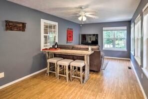 House (4 Bedrooms) | Interior - Holiday Island Home: Fire Pit & Boat Parking! (Eureka Springs)