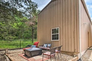 House (4 Bedrooms) | Interior - Holiday Island Home: Fire Pit & Boat Parking! (Eureka Springs)