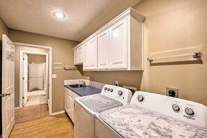 House (4 Bedrooms) | Interior - Holiday Island Home: Fire Pit & Boat Parking! (Eureka Springs)