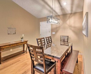 House (4 Bedrooms) | Interior