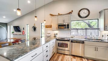 Rumah (4 Bedrooms) | Interior