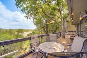 Interior - Lakefront Home: Hot Tub & Game Room in Spicewood (Spicewood)