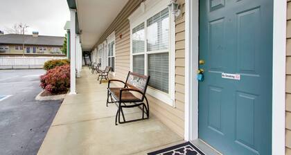 Parkway Condo ~ Walk to Island in Pigeon Forge!
