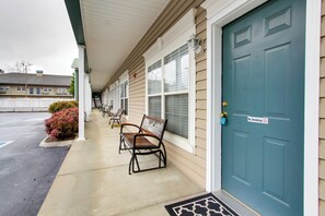 Apartment (1 Bedroom) | Interior - Parkway Condo ~ Walk to Island in Pigeon Forge! (Pigeon Forge)