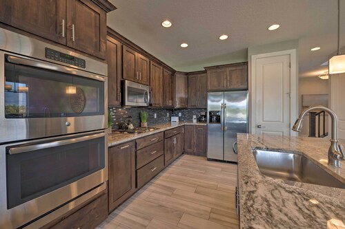 Modern Huntsville Resort Retreat w/ Deck & Hot Tub