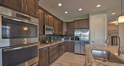 Modern Huntsville Resort Retreat w/ Deck & Hot Tub