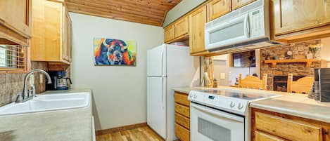 House (2 Bedrooms) | Interior