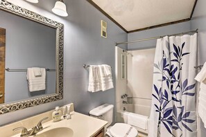 Interior - Pool Access & Slope Views: Beech Mtn Condo! (Banner Elk)