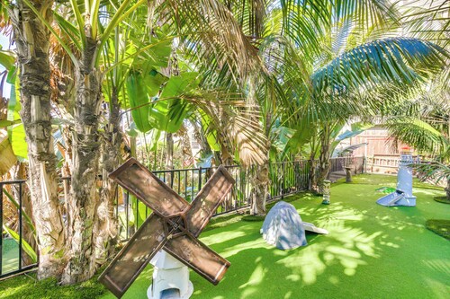 Tropical Oceanside Home w/ Deck, Walk to Beach