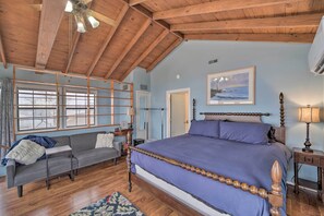 Interior - Private Beach: Waterfront Disney Getaway! (Disney)