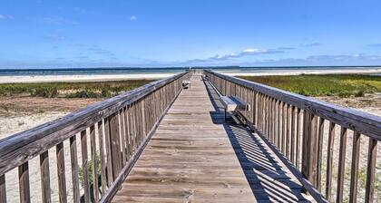 Beach + Pool Access: Colorful Hilton Head Condo!