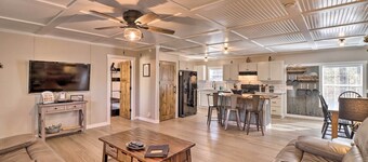 Lakefront Greers Ferry Cabin w/ Covered Boat Slip!
