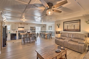 House (3 Bedrooms) | Interior