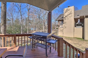 House (3 Bedrooms) | Interior - Lakefront Greers Ferry Cabin w/ Covered Boat Slip! (Higden)