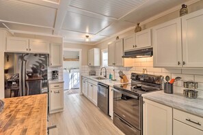 House (3 Bedrooms) | Interior - Lakefront Greers Ferry Cabin w/ Covered Boat Slip! (Higden)