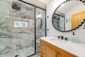 Casa (Multiple Bedrooms) | Interior
