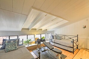 House (6 Bedrooms) | Interior