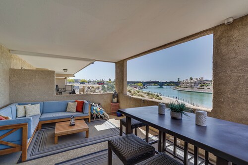 Waterfront Condo w/ Pool Access in Lake Havasu