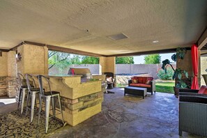 Interior - Pool, Bar & Game Room: Red Mountain Mesa Oasis (Mesa)