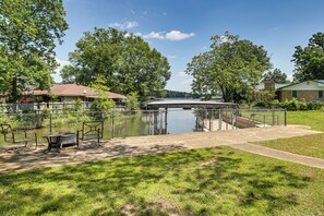 Interior - Lakefront Hot Springs Home w/ Private Dock (Hot Springs)