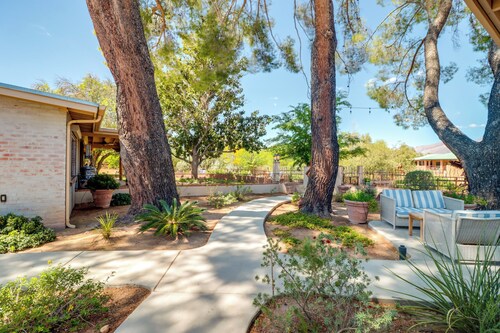 Hike, Shop & Unwind: Tucson Home w/ Hot Tub Access