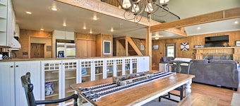 The Front Porch 20-acre Country Home w/ Mtn View