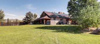 Heber City Home: Private Yard & Hot Tub!