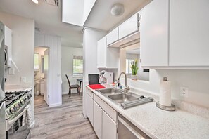 Småhus (2 Bedrooms) | Eget kjøkken | Mikrobølgeovn, ovn, kokeplater og oppvaskmaskin