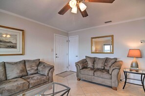 Apartment (2 Bedrooms) | Interior - Bayfront Condo 3 Mi to Downtown St. Petersburg (St. Petersburg)