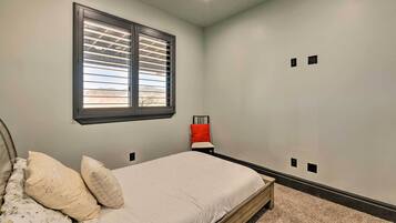 ุงูู
ูุดุฃุฉ ู
ู ุงูุฏุงุฎู