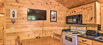 Cozy Anchors Away Cabin Hideaway w/ Fire Pit!