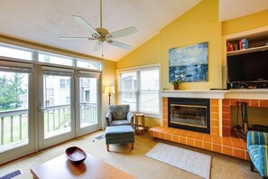 Apartment (3 Bedrooms) | Interior - Glen Arbor Vacation Rental w/ Views of Lake! (Glen Arbor)