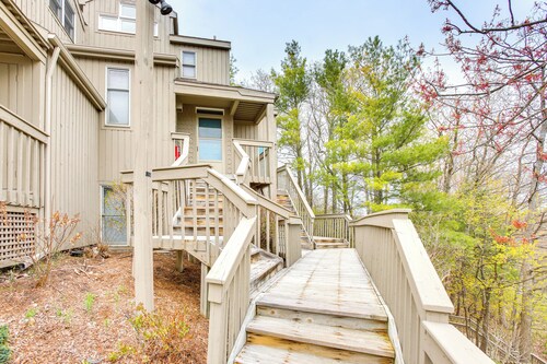 Glen Arbor Vacation Rental w/ Views of Lake!
