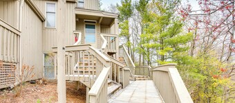 Glen Arbor Vacation Rental w/ Views of Lake!