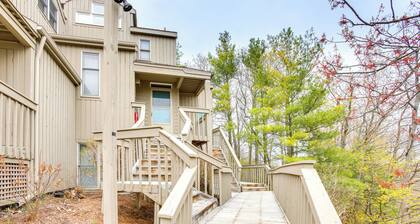 Glen Arbor Vacation Rental w/ Views of Lake!