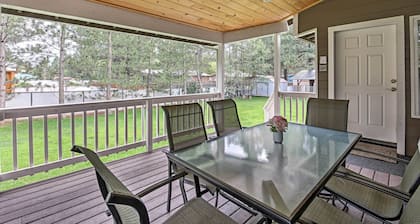 Game Room, Yard, Deck & Fireplace: Lakeside Home