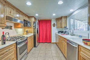 House (3 Bedrooms) | Interior