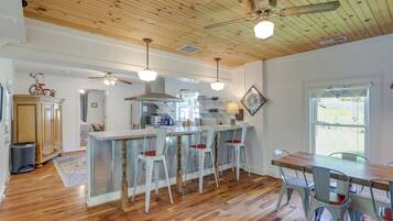 Cottage (4 Bedrooms) | Interior