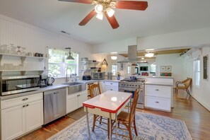 Cottage (4 Bedrooms) | Interior